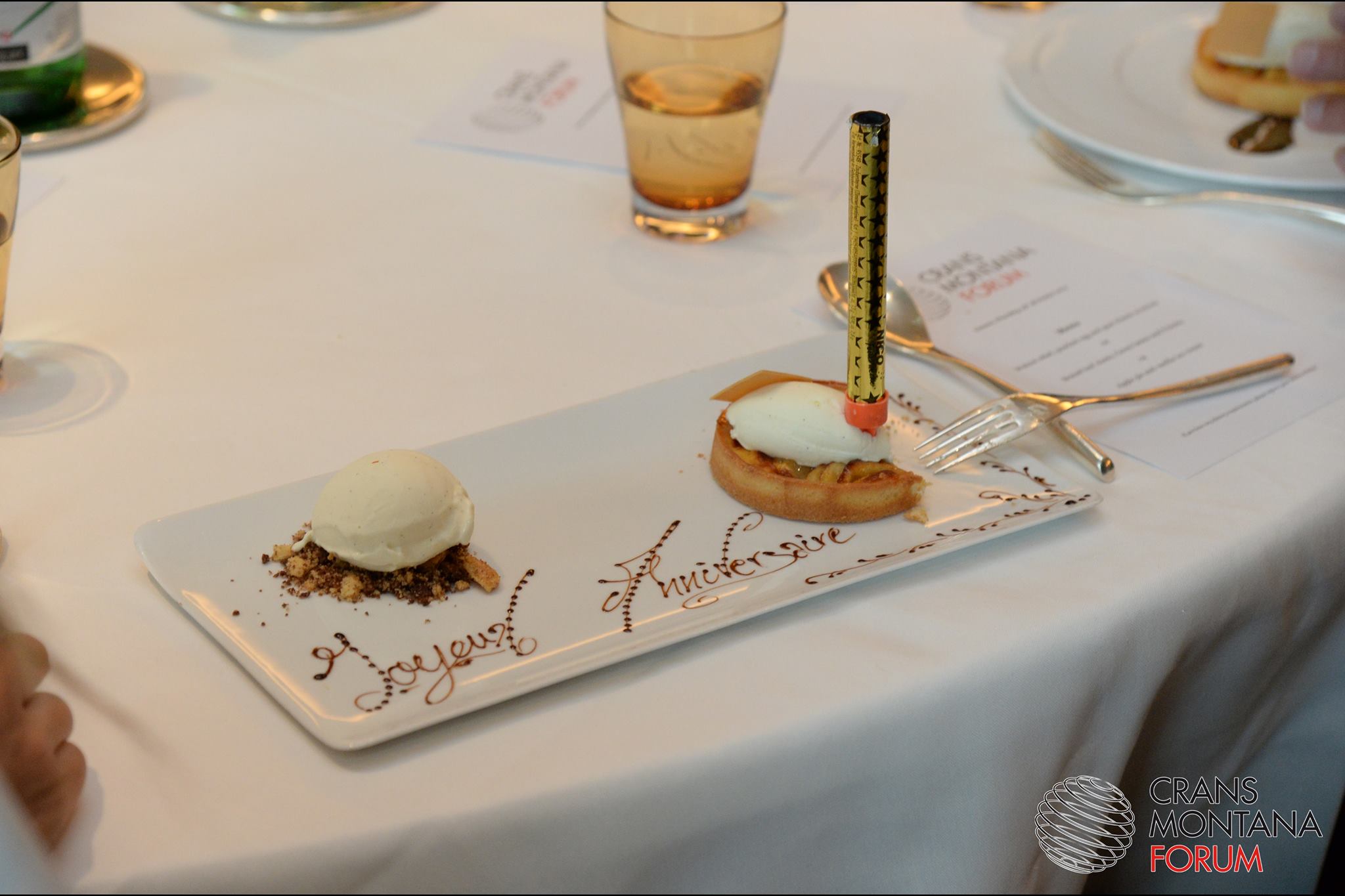 FOTO LAJM/ Sali Berishës surprizë në Crans Montana në 71-vjetorin e ditëlindjes së tij