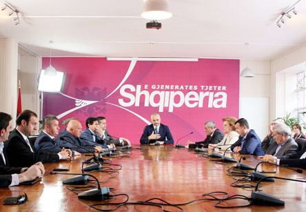 Rama mbledh grupin parlamentar