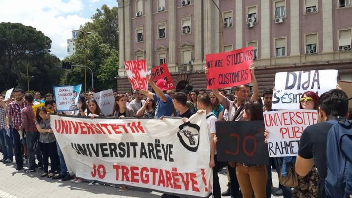 Studentët, konflikt me Sekretarin e  Përgjithshëm të Ministrisë së Arsimit