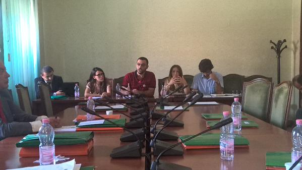 FOTOLAJM/Studentët e arrestuar paraqiten në Komisionin e Edukimit