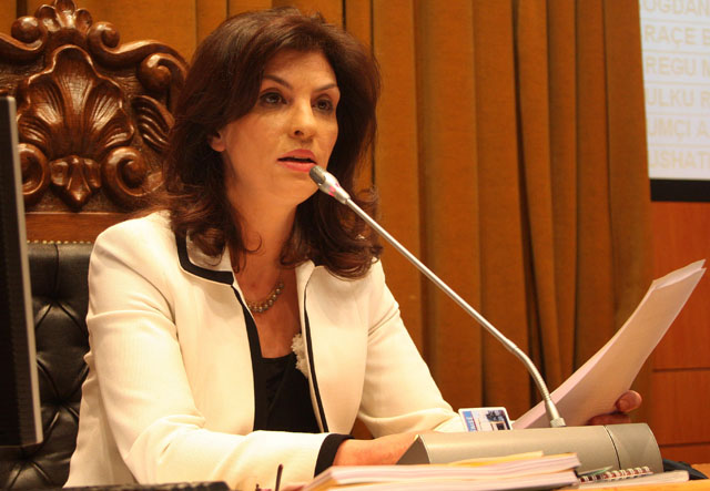 Jozefina Topalli: Edi Rama po fyen katolikët me emrat e turpshëm