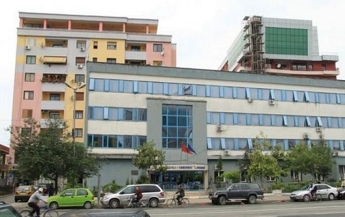 Arrestohet pedagogia e Universitetit të Shkodrës, një notë kaluese 100 Euro