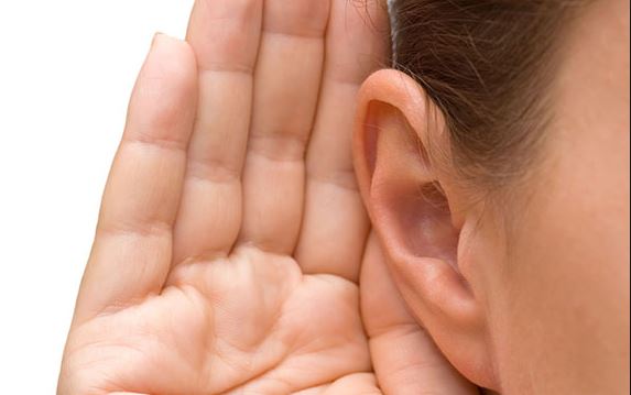 Mësoni si veshët tregojnë shumëcka për ju