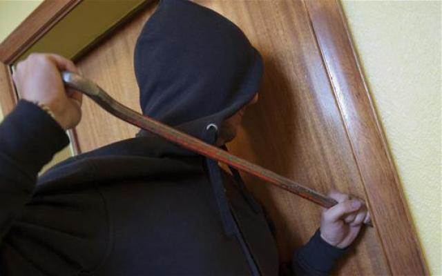 Durrës, arrestohen dy vëllezër të mitur, vidhnin sende me vlerë në banesa