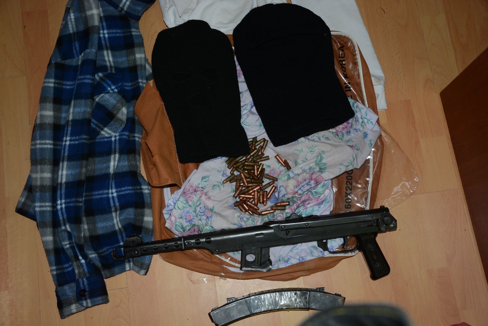 Fier, arrestohet me një arsenal për të vjedhur dhe vrarë