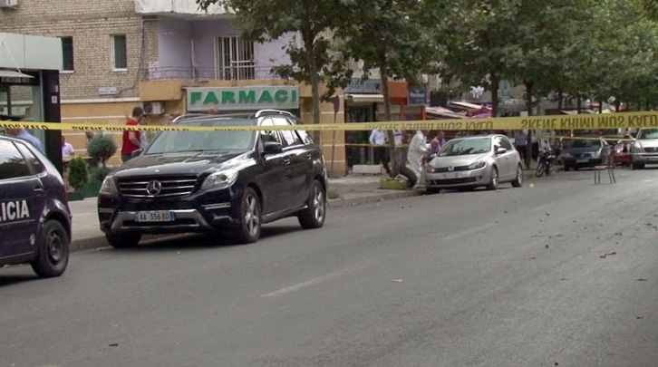 FOTO/ Emiljano Tasho i arrestuari për vrasjen në Linzë, autor edhe i plagosjes në korrik te “Hoxha Tahsim”