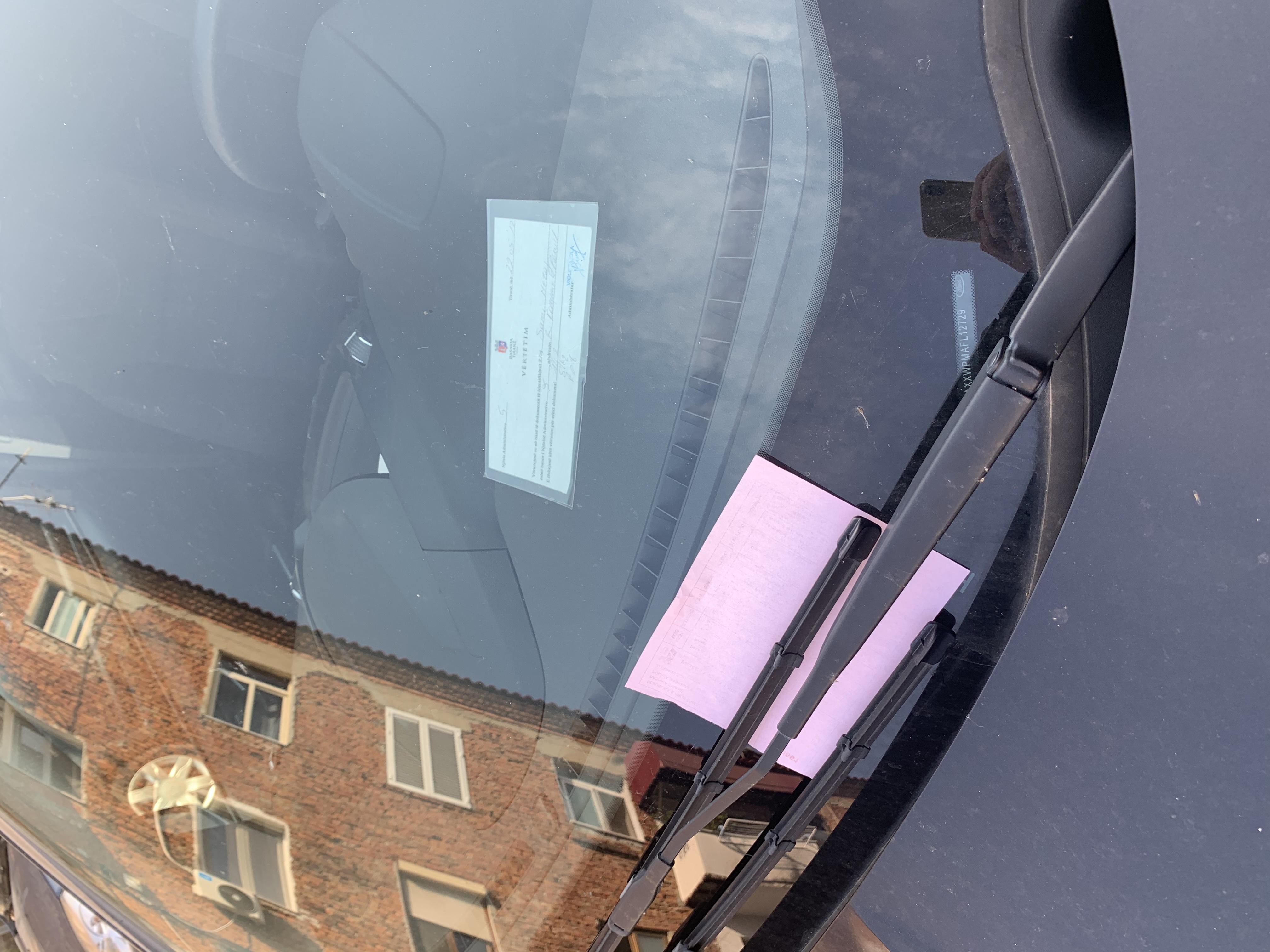 DENONCIMI/ Një tjetër grabitje nga rrugaçët e Tirana Parking dhe rrugaçët e Policisë Bashkiake