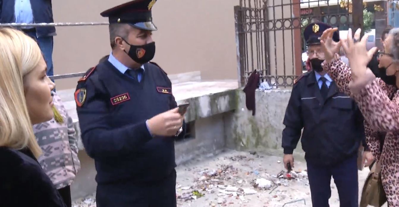 Policia rrethon Kryemadhin ne Durres, por kryetarja ka nje mesazh