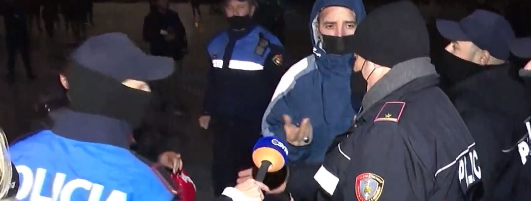 Protesta ne Tiranë, një pjesëmarrës: Nuk iki nga protesta deri sa të rrëzojmë këta maskarenj