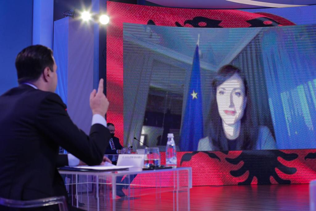 Basha: 5 gjuhë të huaja falas për çdo shqiptar, kudo ku jeton