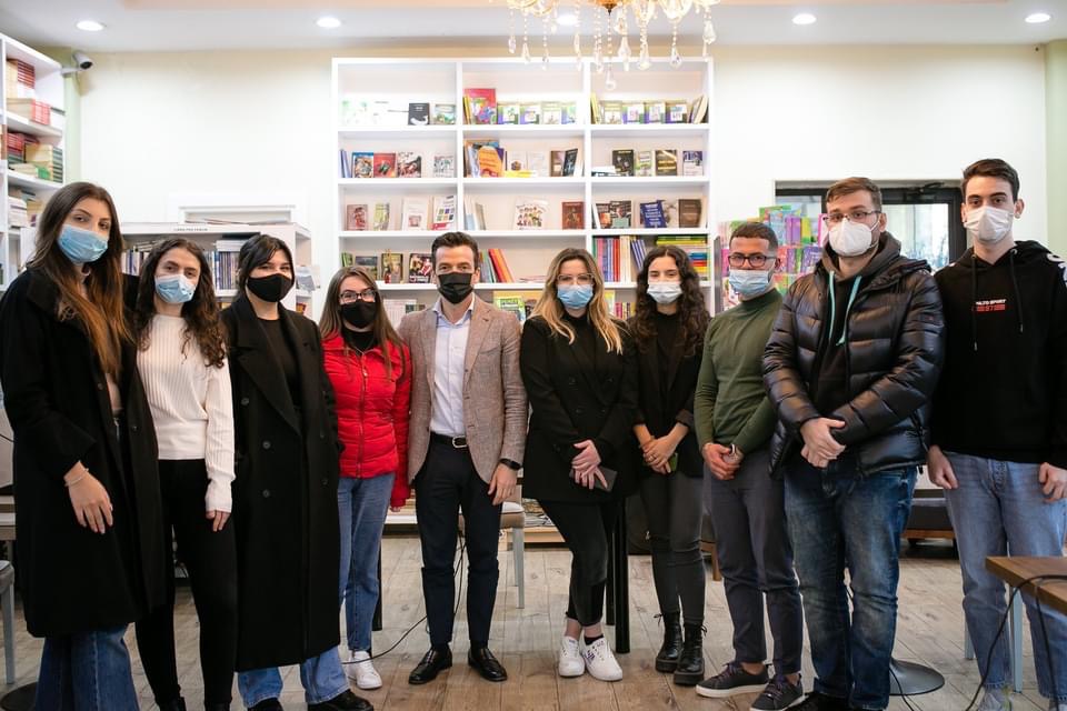 Agron Shehaj me studentët dhe gjimnazistët: Ata duan mundësi dhe meritokraci!
