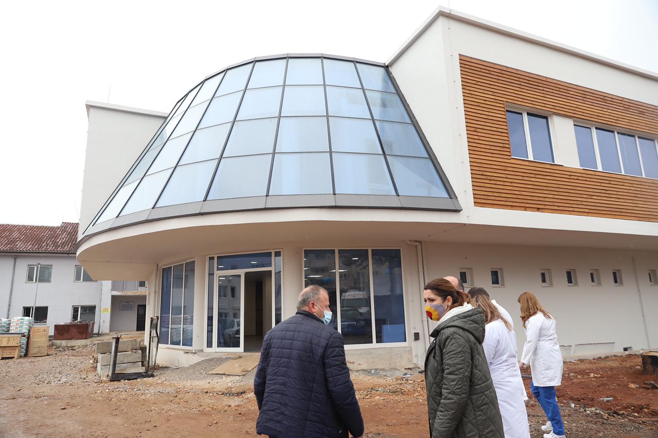 Vaksinohen më shumë se 10 mijë mësues në të gjithë vendin