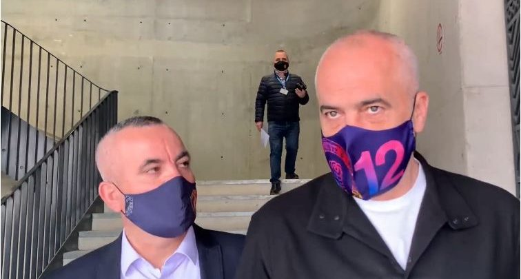 Nis vaksinimi i policëve tek Air Albania, 600 policë ditën e parë