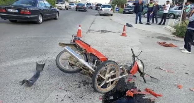 Përplasje dramatike e Toyota-s me motorin në Tapizë