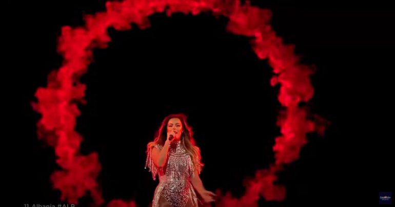 Anxhela Peristeri entusiazmon me këngën e saj në natën e dytë të Eurovision