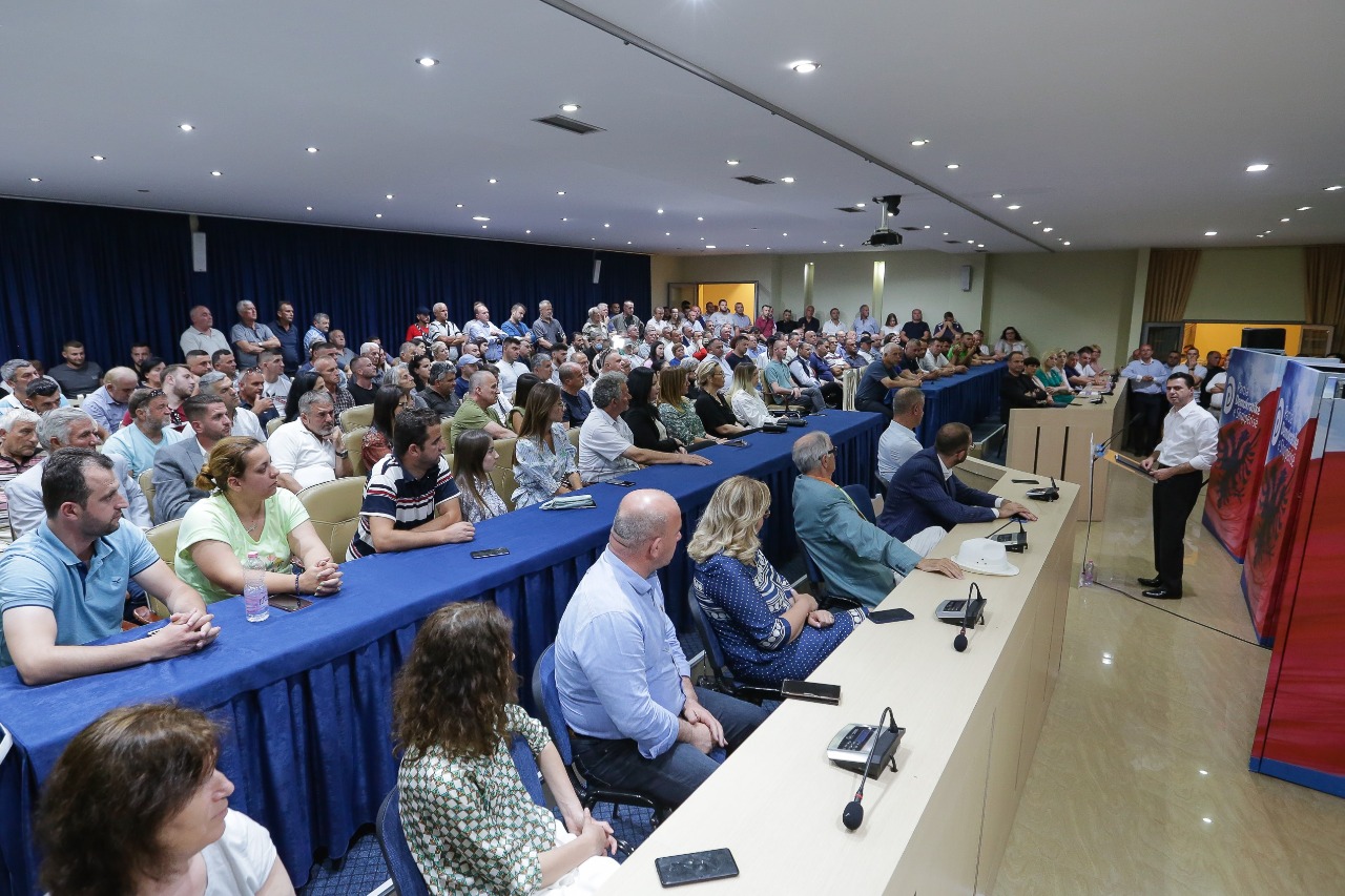 Basha me demokratët e qarkut të Elbasanit: Do luftojmë çdo ditë për zhbërjen e kësaj masakre, do bindim aleatët tanë për masakrën zgjedhore