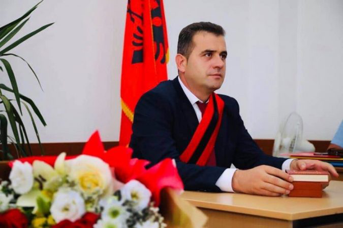 Zbulohet burgu që beri kryetari i bashkisë së Mallakastrës, e denoncoi PD