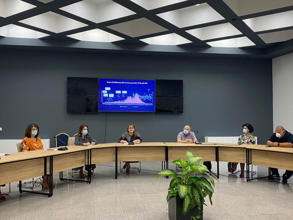 Mblidhet Komitetit Teknik i Ekspertëve, zgjatet orari i muzikës deri në orën 23:00, a ndryshojnë masat e tjera?