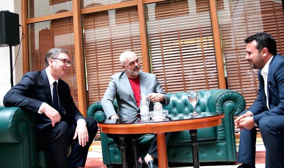 ZËRI I AMERIKËS/ Marrëveshja Rama-Vuçiç-Zaev, nisma si frustrim nga Brukseli