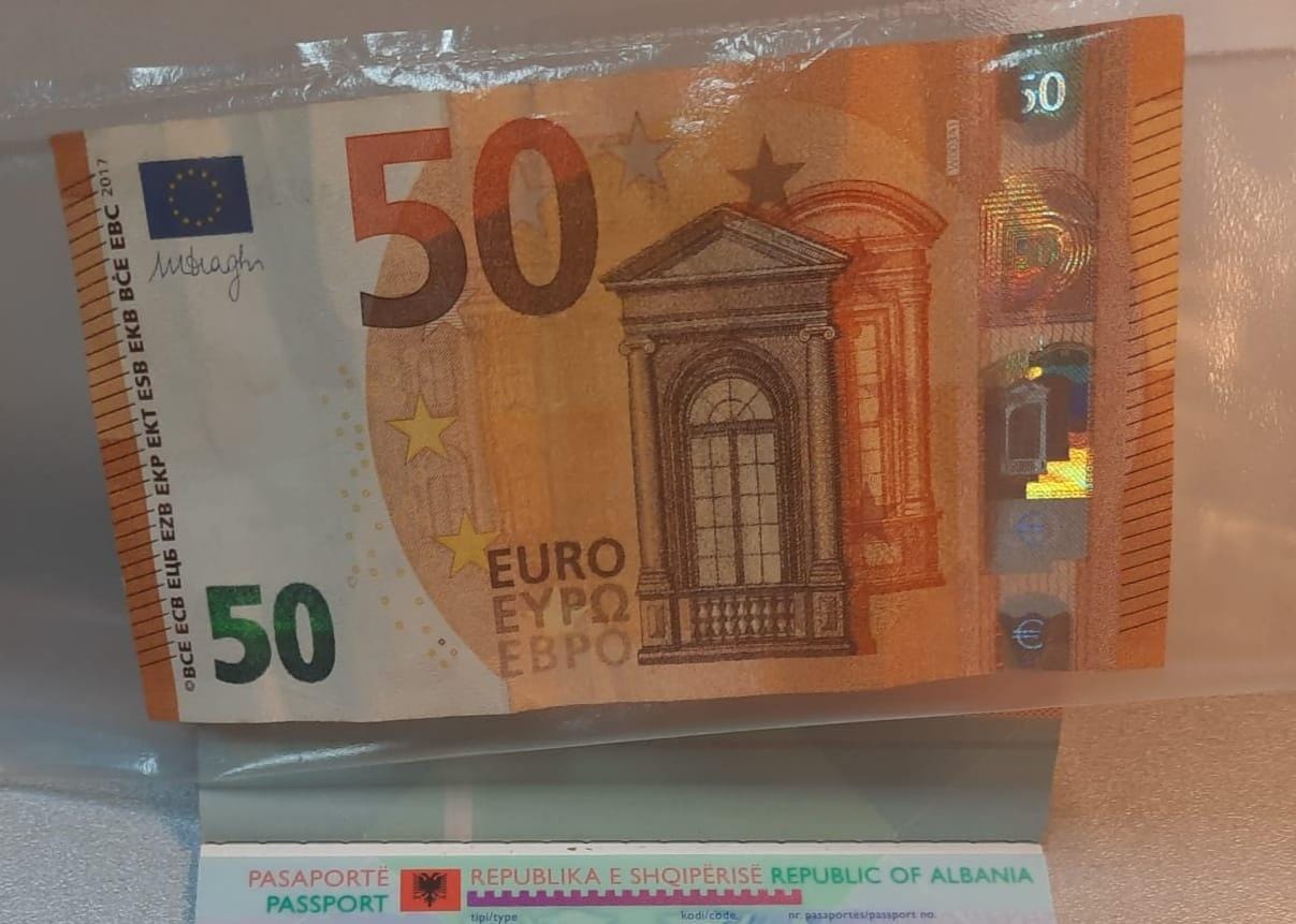 50 euro brenda pasaportës pasi ka kursyer të bëjë testin 35 euro, përfundon në qeli në vend të udhëtimit drejt Italisë