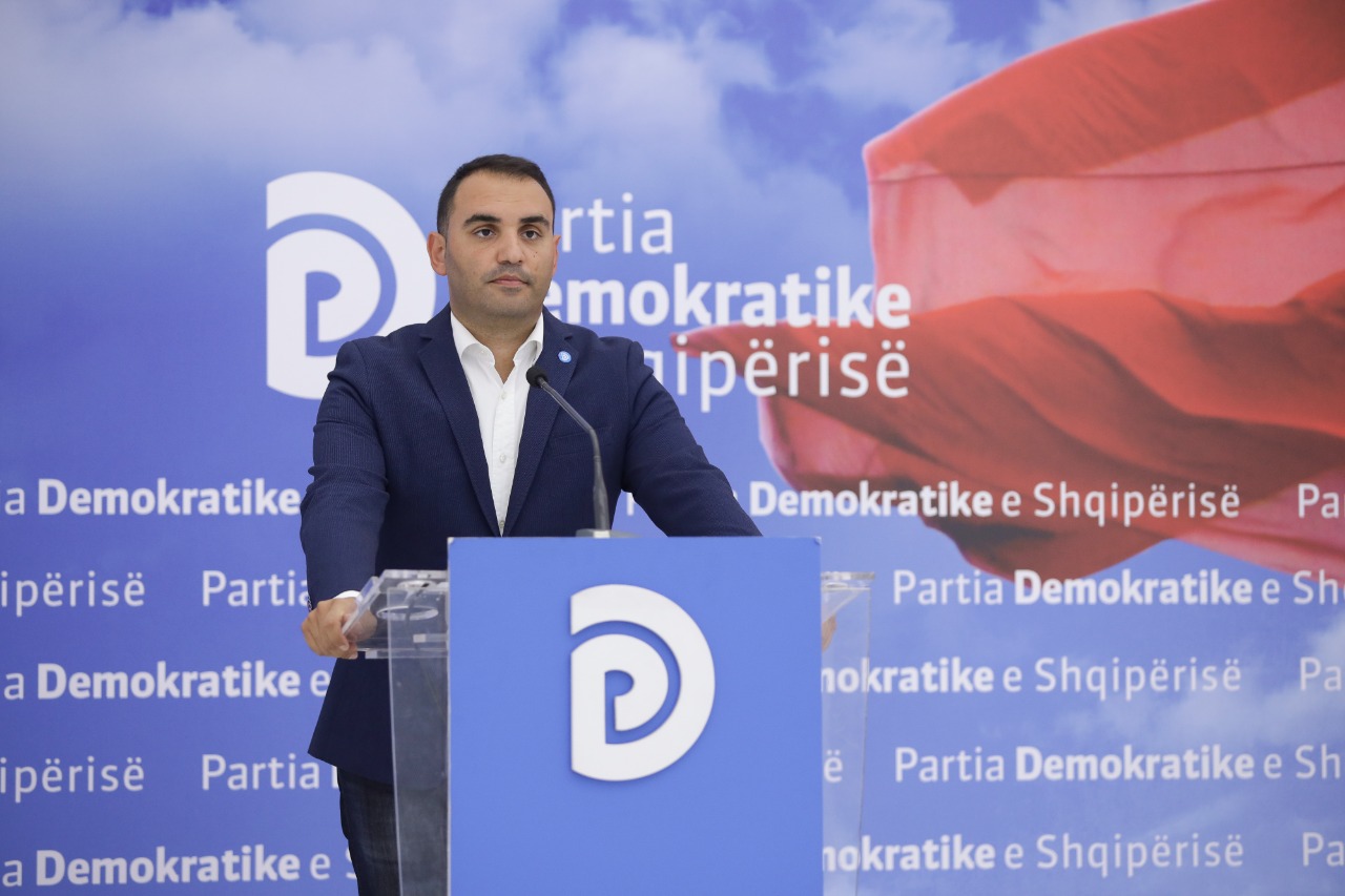 PD: KAS shkel ligjin e dekriminalizimit, merr në mbrojtje kryebashkiakun që fshehu dënimin