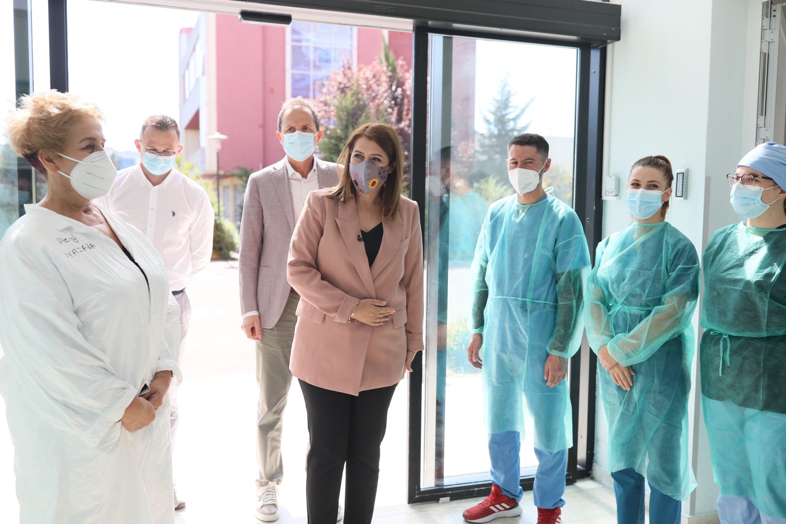 Manastirliu inspekton spitalin Covid 4. Në spitalin infektiv dominojnë të pavaksinuarit