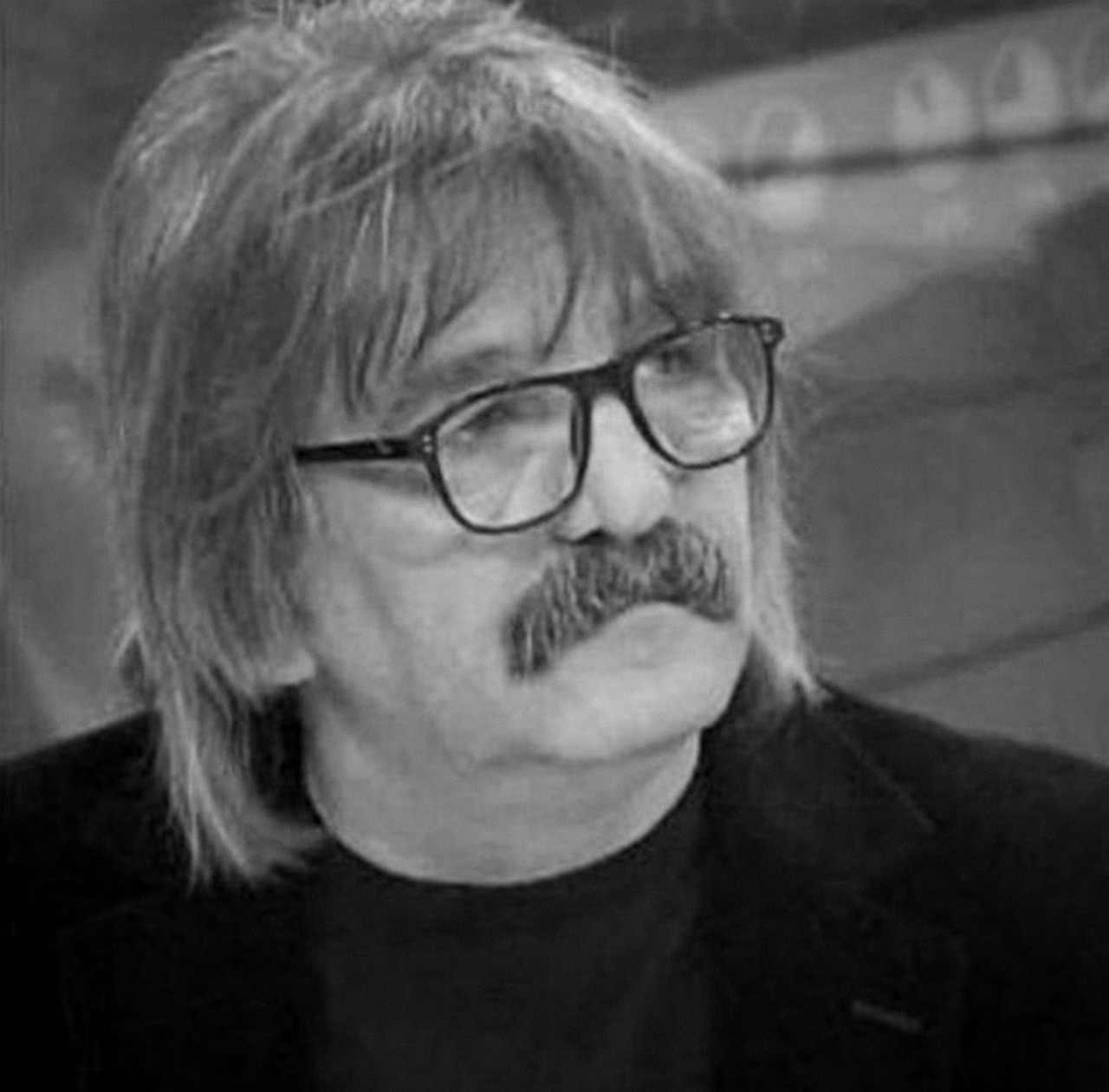 Basha ngushëllon për ndarjen nga jeta të gazetarit Artjan Tepelena