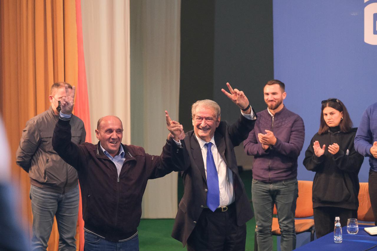 Berisha lajmëron foltoren e Korcës në ditën e tij të lindjes, vendi dhe ora kur mbahet