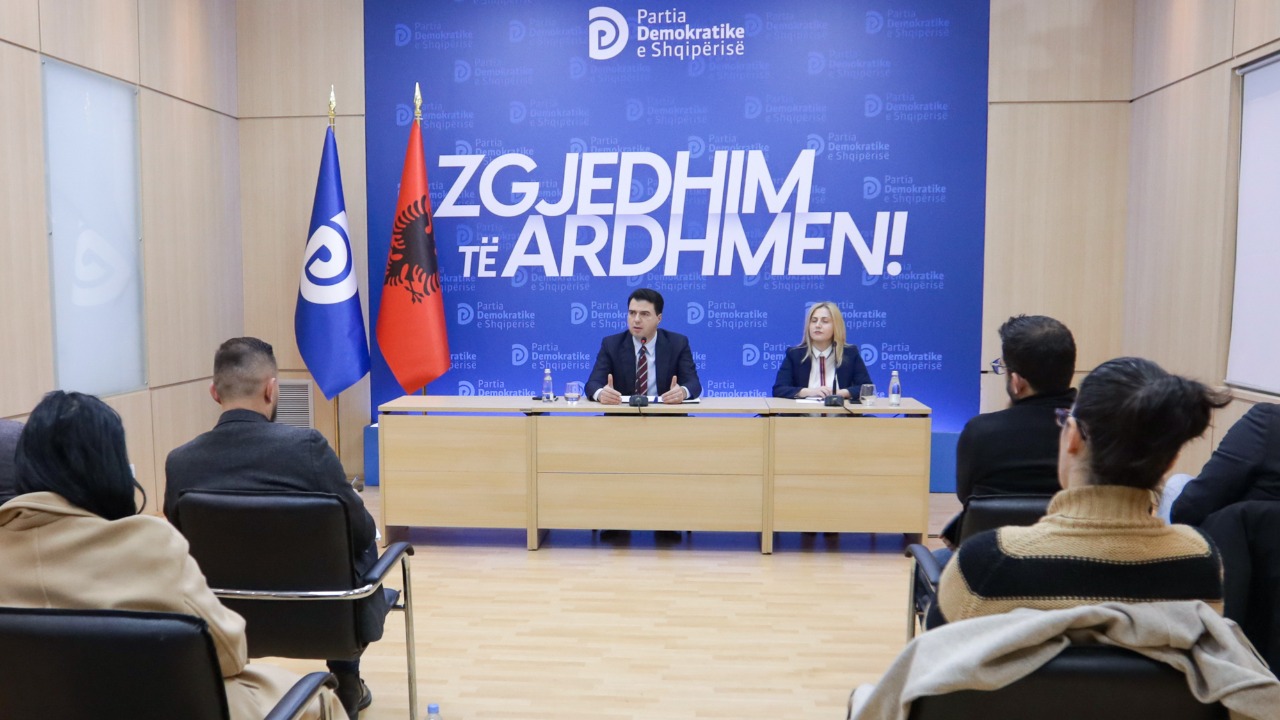 “Asgjë nuk do të ndodhë më 5 janar. Bishti ka përfunduar te 2013. Qëllimi im ti jap fund tranzicionit”