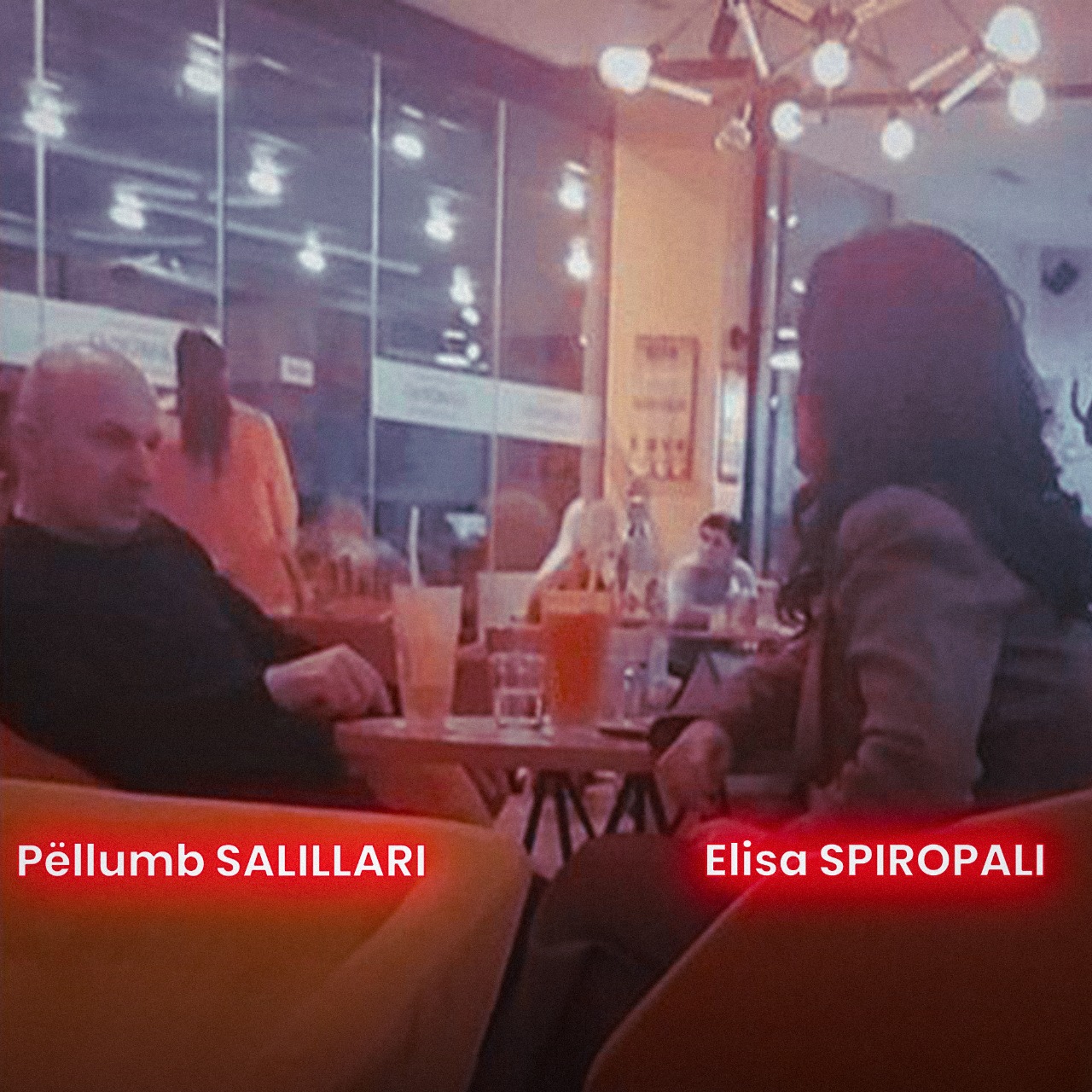 Sa para merr nga qeveria ky burri që është me këtë gruan ministre në kafe!