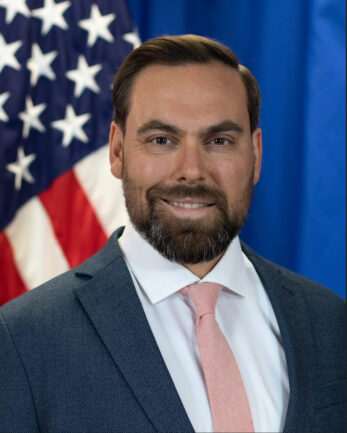 Zëvëndësambasadori amerikan në PD, takim me Lulzim Bashën