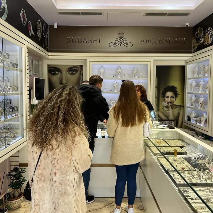 Elton Bano, fushatë intensive, Fitorja po troket ne çdo derë lushnjare