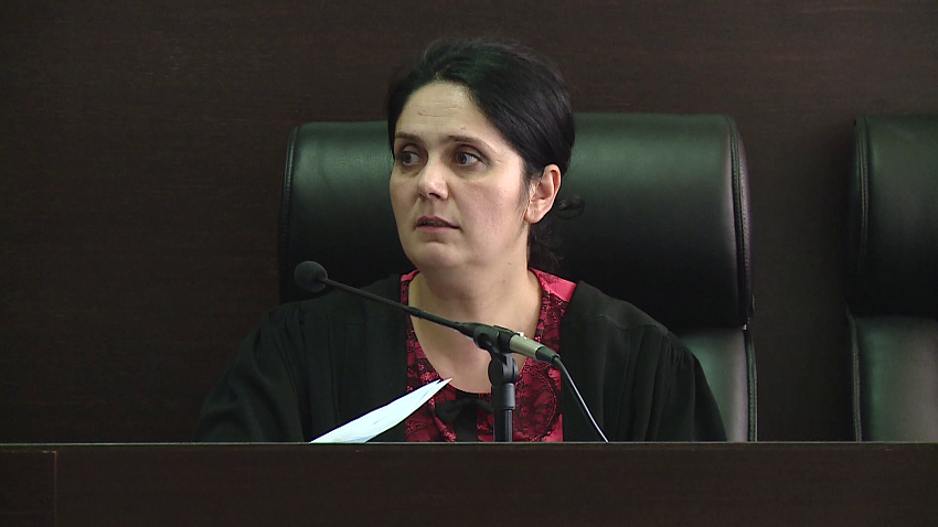 Denohet me burg gjyqtarja e Krujës, liroi të fortët nga burgjet