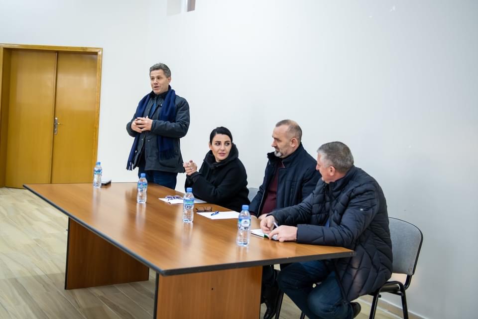 Qeveria në Dibër, fushatë për PS me paratë publike, 2 ministra dhe dhjetra zyrtarë të tjerë