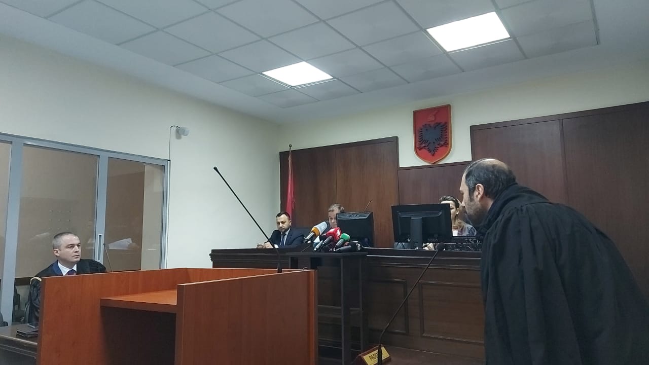 Mbetet në fuqi pezullimi për Armand Dukën