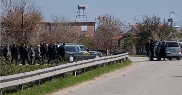 Percillet 30 vjeçarja që u qëllua me thika nga vjehrri, dhëndrri zgjedh funeralin e babait