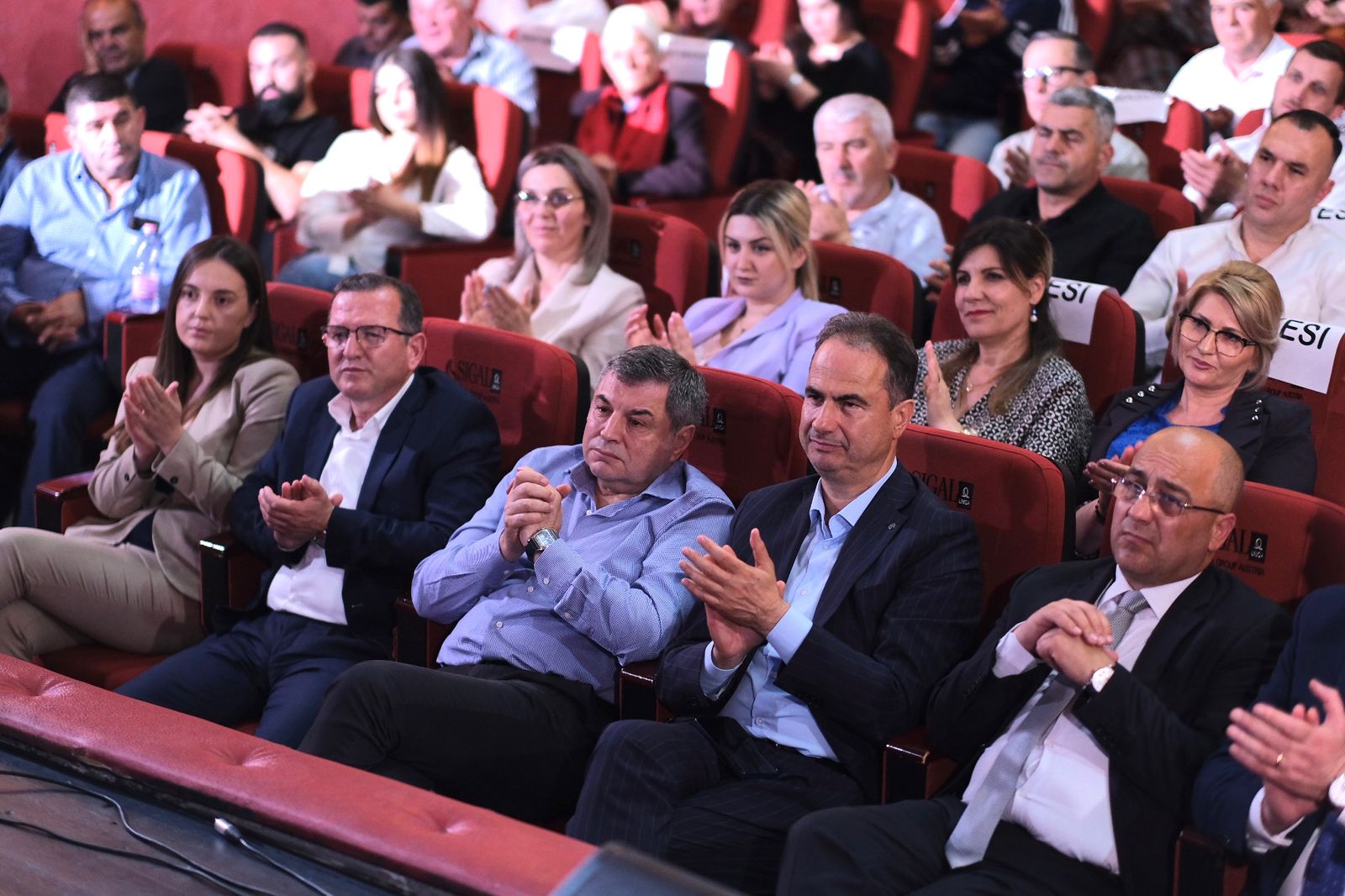 Berisha në Elbasan, nis turi për garën e kryetarit të PD. Berisha në panel me një grup ekspertësh të rinj