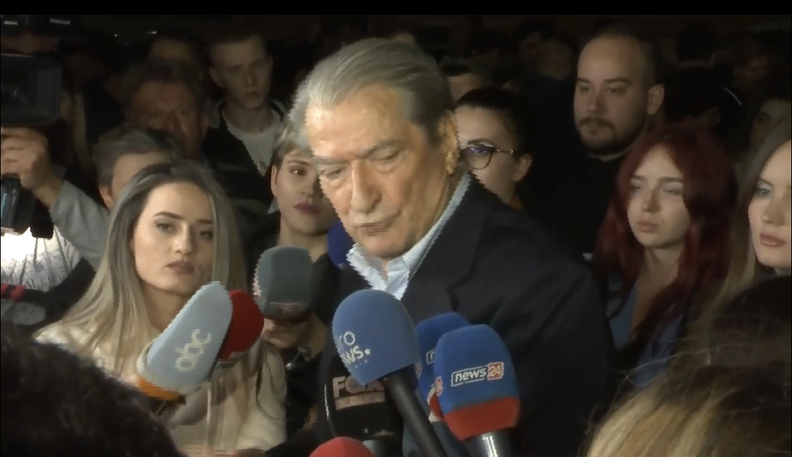 Protestat marrin përmasa të papritura, shumë persona para kryeministrisë