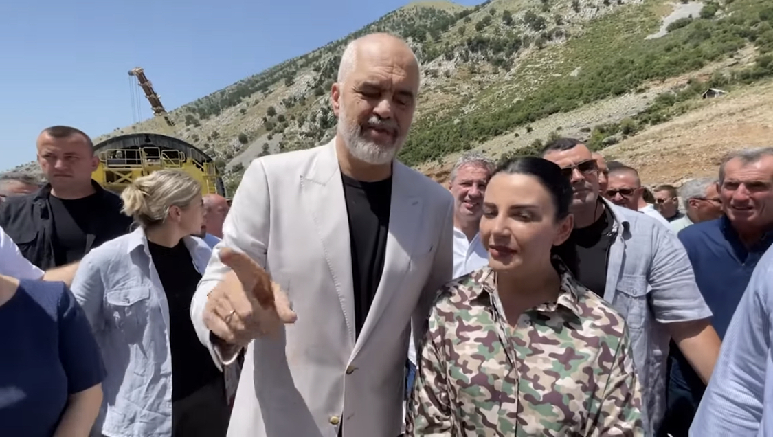 Rama, ‘antimiting’ në bypasin e Vlorës, ikën nga zyra siç e ka zakon