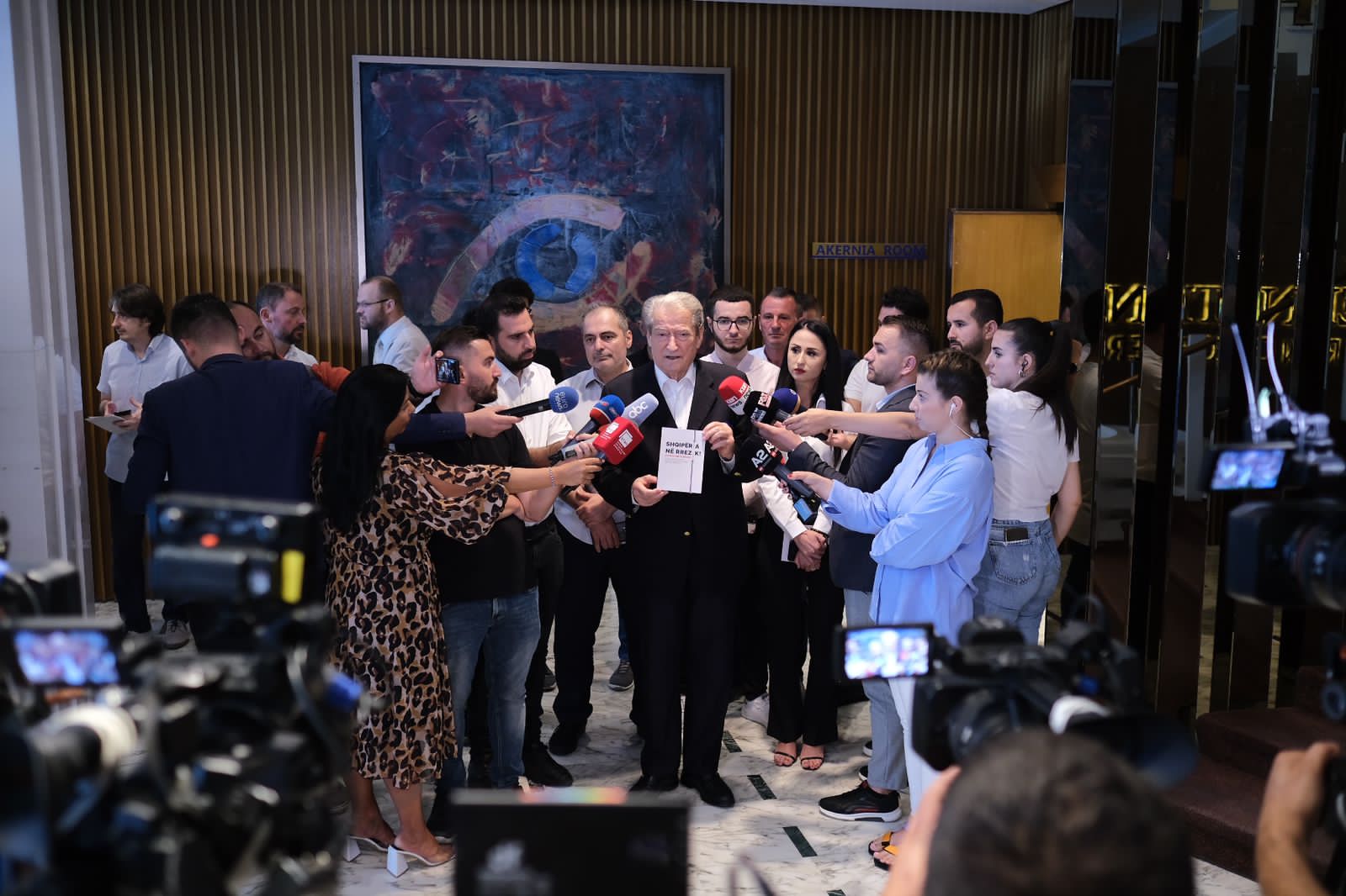 “Nesër protestë epike, shqiptarët do mbushin Bulevardin”