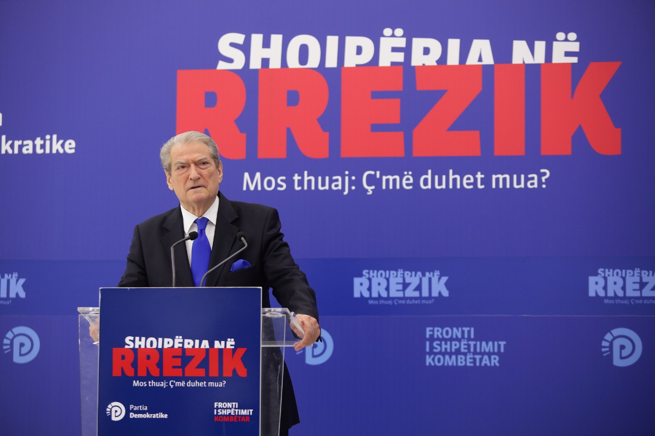 “Rama vazhdon me falsifikimin e turpshëm të historisë. I thur lavde Akademisë ku u elaboruan falsifikimet më monstruoze“