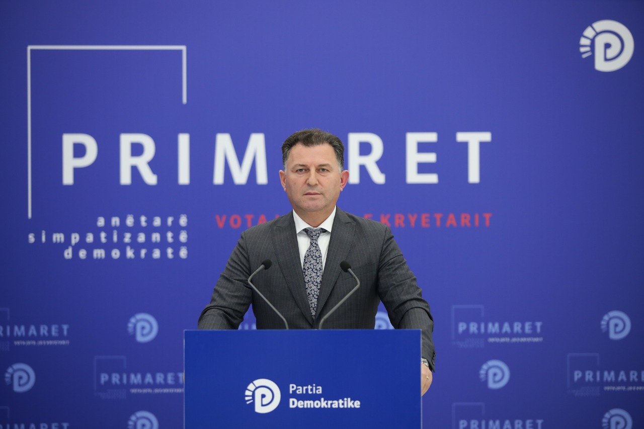 Mjeku Admir Sinamati prezanton kandidaturën në Primare për Bashkinë e Kukësit