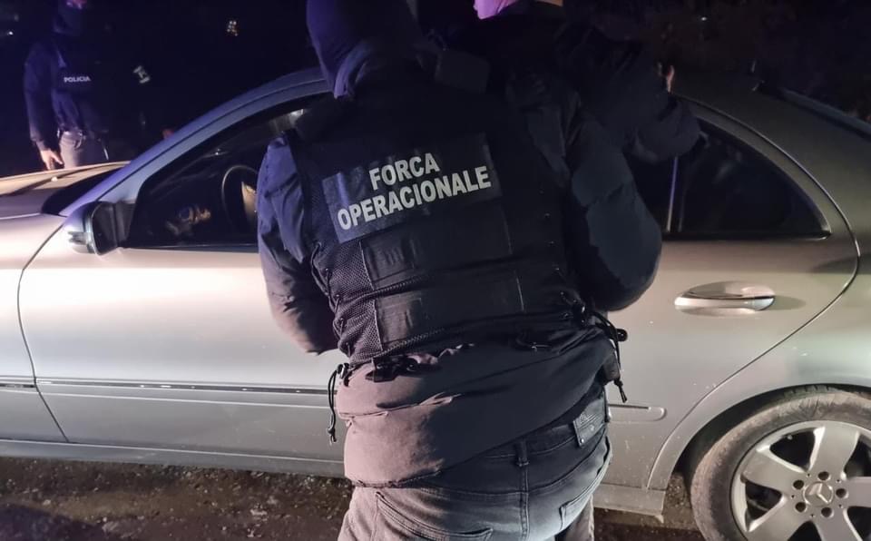 Aksident i rëndë në aksin Tiranë Durrës, një grua goditet me makinë