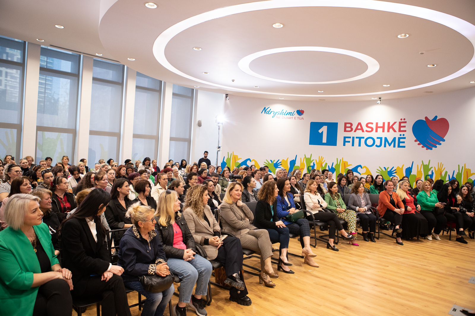 Autobuzi falas dhe ulja e kostos së jetesës, shqetëson vetëm Veliajn e qeverinë”- Këlliçi me banorët e Njësive 3 dhe 4: 5 prioritetet do të bëhen realitet