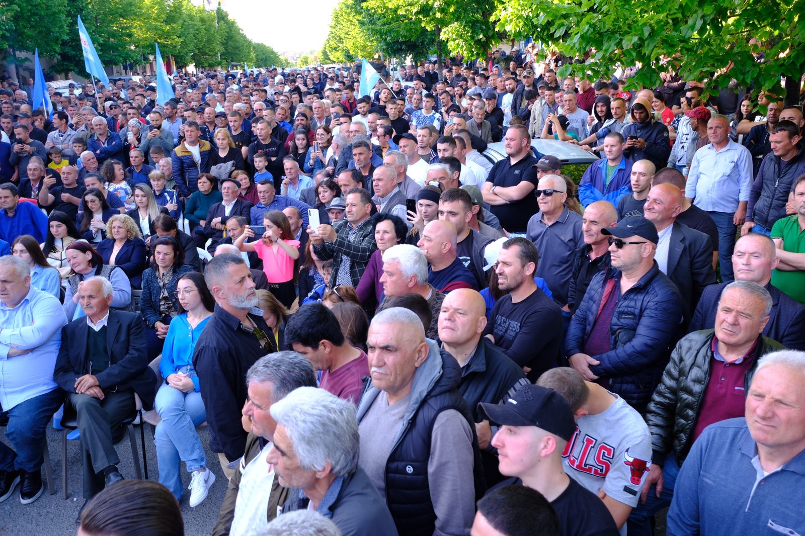 Berisha: Majlinda shpall fituesin e tenderit të pallatit për tërmetin me 99.7% të fondit limit, kjo do të thotë se ka dorë, se aty ka vjedhje