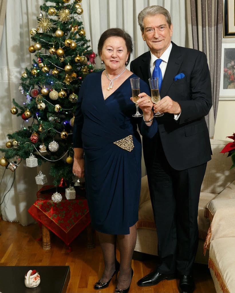 Berisha, i izoluar në shtëpi shpërndan foton vetëm me Lirinë