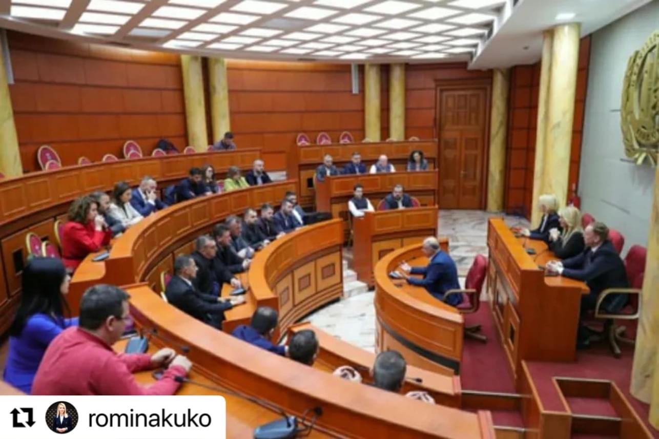 Mbledhje në 5 minuta edhe në këshillin bashkiak të Tiranës, mazhoranca i shmanget kudo përballjes