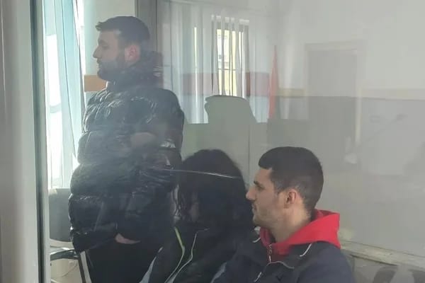 Tre fëmijët në gjykatë, Hygerta merr përsipër vrasjen e të atit