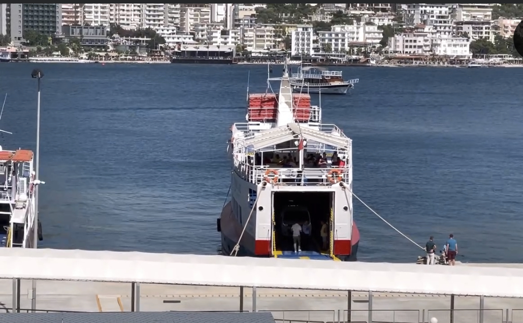 Digjet trageti i linjës Sarandë Korfuz, për pak minuta do hynin udhëtarët