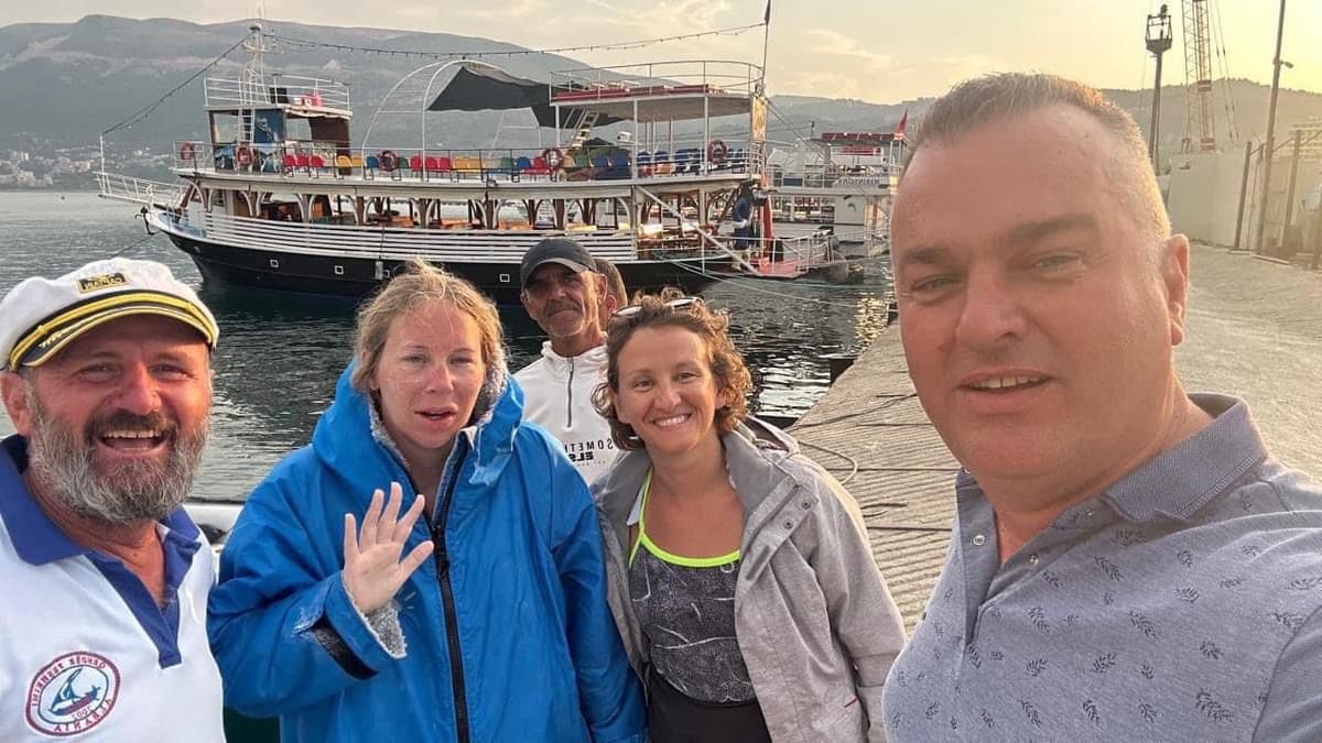 Eva Buzo përshkon me not distancën ujore Shqipëri Itali. Arriti sot në mëngjes në Karaburun